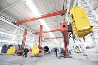 Автоматический сварочный манипулятор с траверсой